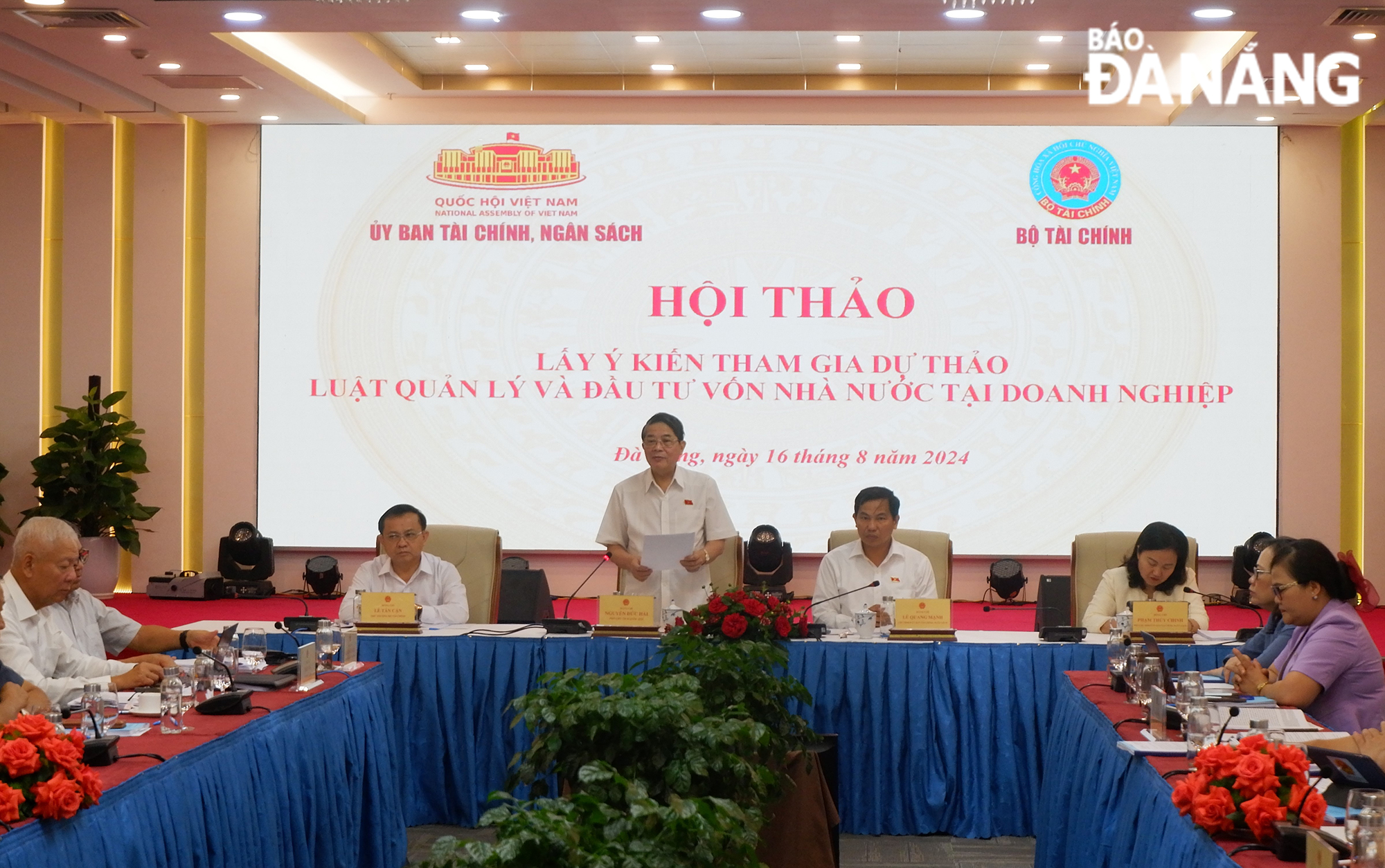 Ủy ban Tài chính, Ngân sách (Quốc hội) tổ chức hội thảo lấy ý kiến tham gia dự thảo Luật Quản lý và đầu tư vốn Nhà nước tại doanh nghiệp. Ảnh: M.Q