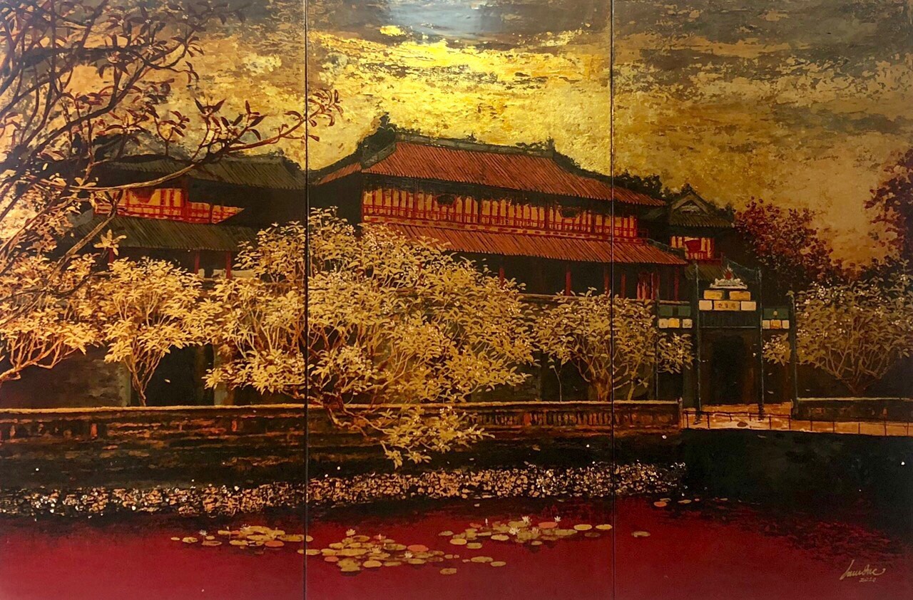 The artwork ‘Ngo Mon Hue’ is a lacquer painting by artist Nguyen Huu Duc and was purchased by a Vietnamese French collector. Photo courtesy of Nguyen Huu Duc