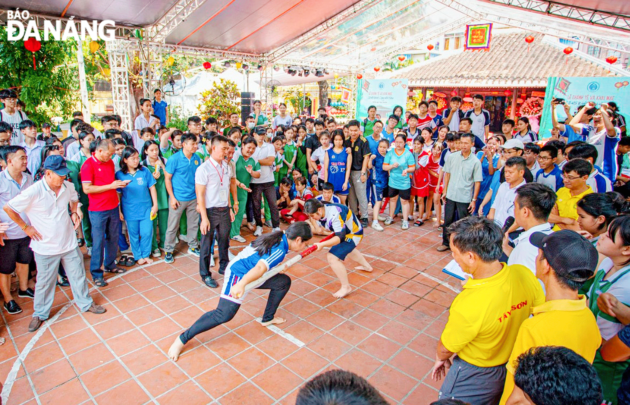 The annual Hai Chau Village Communal House Festival draws crowds with a wide range of fascinating cultural and sports activities. Photo: X.D