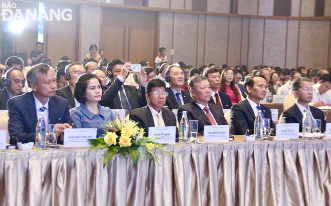 Da Nang Party Committee Secretary Nguyen Van Quang (first, right) and city leaders are seen attending the event. Photo: M.Q