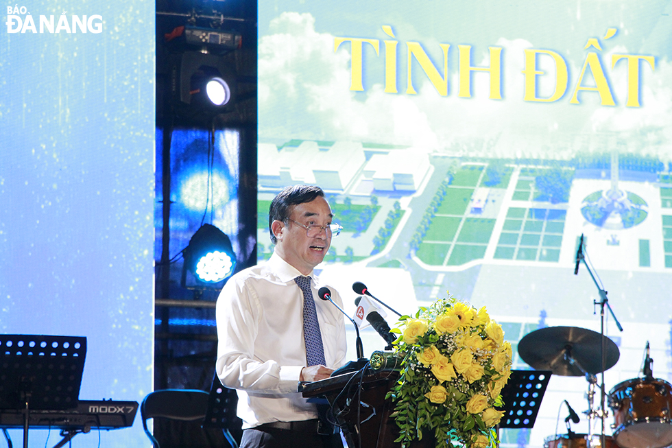 Chairman of the Da Nang People’s Committee Le Trung Chinh delivers a speech at the event, August 30, 2024. Photo: X.D