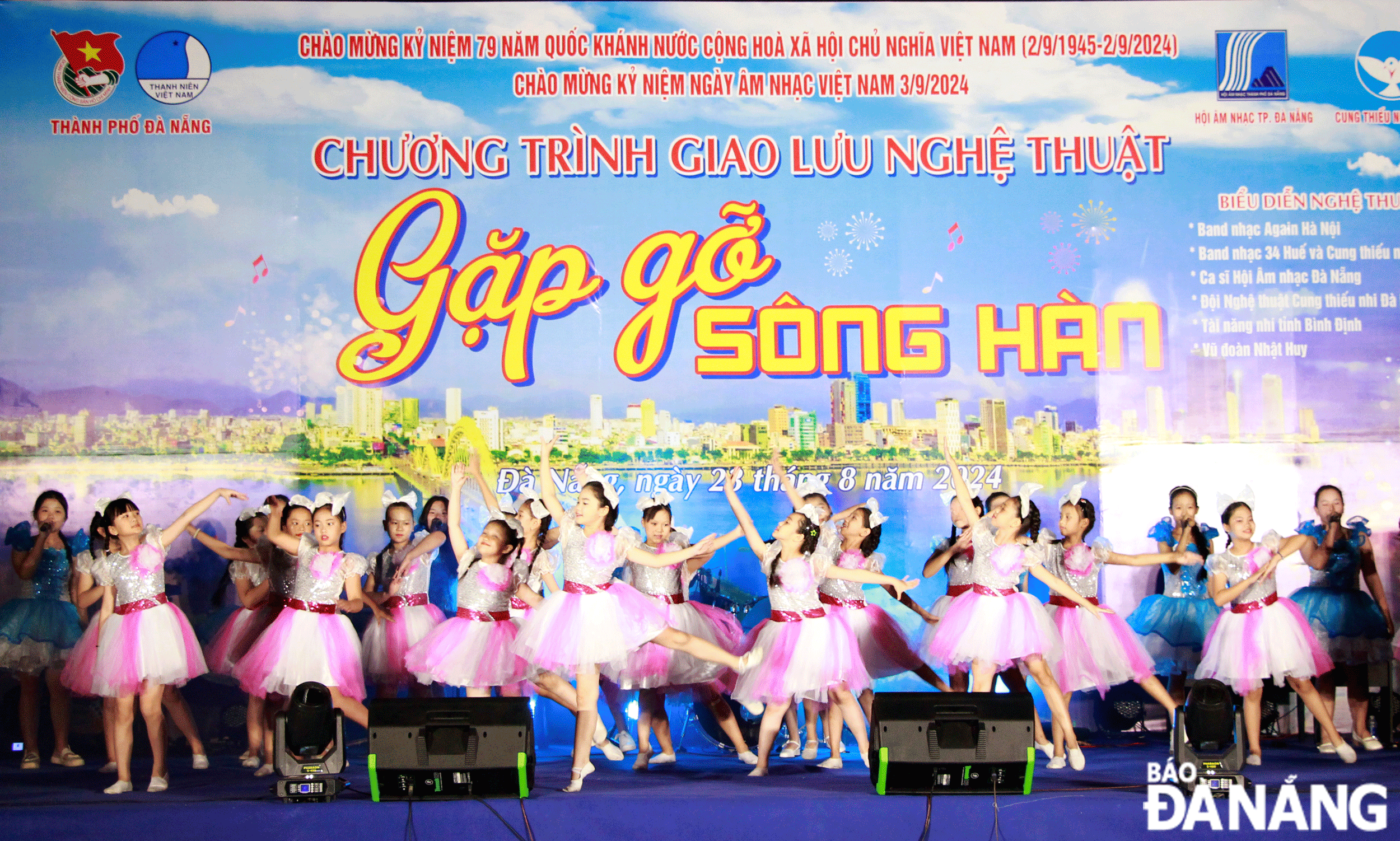 Da Nang is hosting many artistic activities to serve the needs of both residents and tourists during the ongoing holiday in celebration of the National Day. Photo: X.D