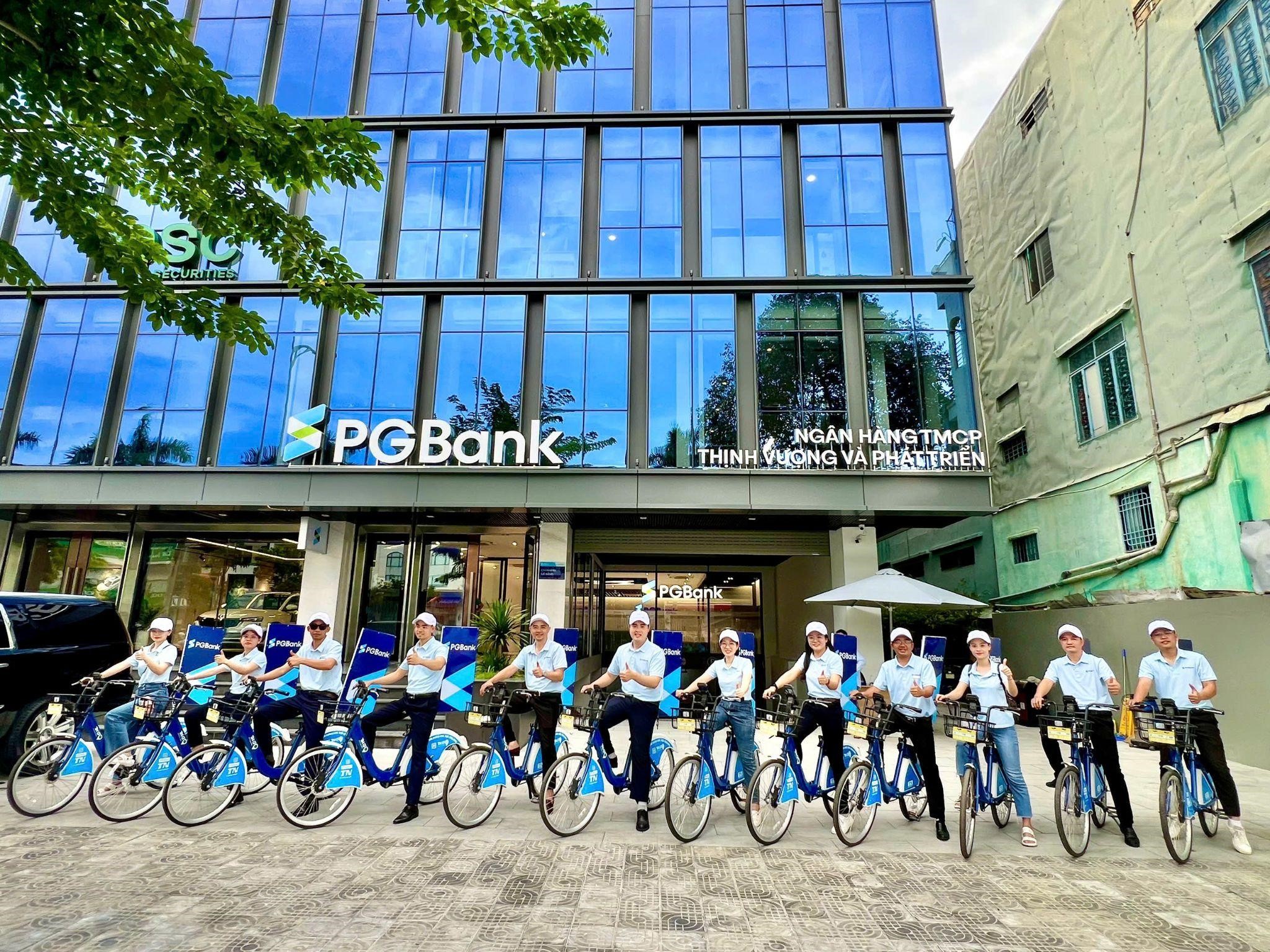 PGBank roadshow tưng bừng trên đường phố Đà Nẵng, chào đón sự kiện Khai trương trụ sở mới