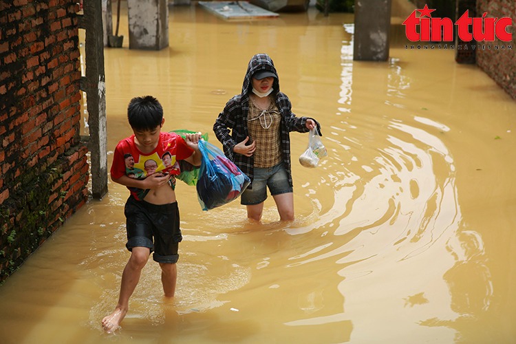 Thời tiết ngày 14-9: Tây Nguyên, Nam Bộ có mưa dông, lũ trên các sông Bắc Bộ xuống