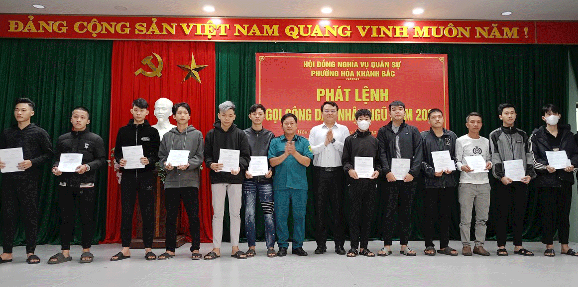 Cán bộ dân quân 