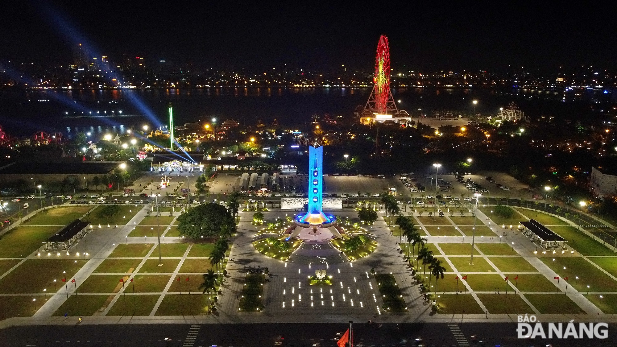 Phase 1 focused on upgrading the Da Nang Peace Monument, renewing its large relief, renovating the landscape and lighting system on an area of 9,548m2. Phase 2 highlighted technical infrastructure around the monument and the March 29 Square nearby, with an artistic fountain system being the highlight.