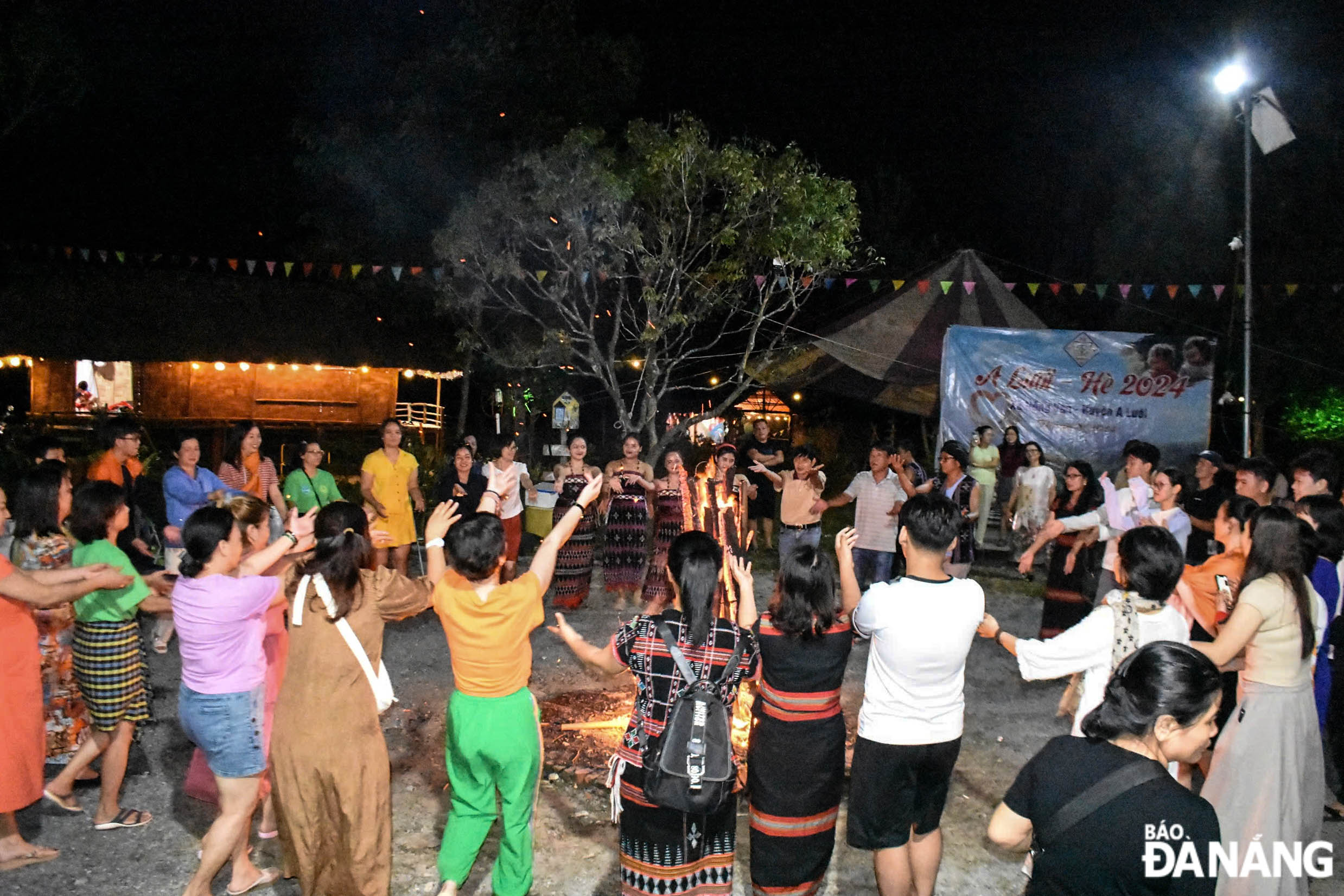 Cultural exchange with the Pa Co people in the mountainous district of A Luoi