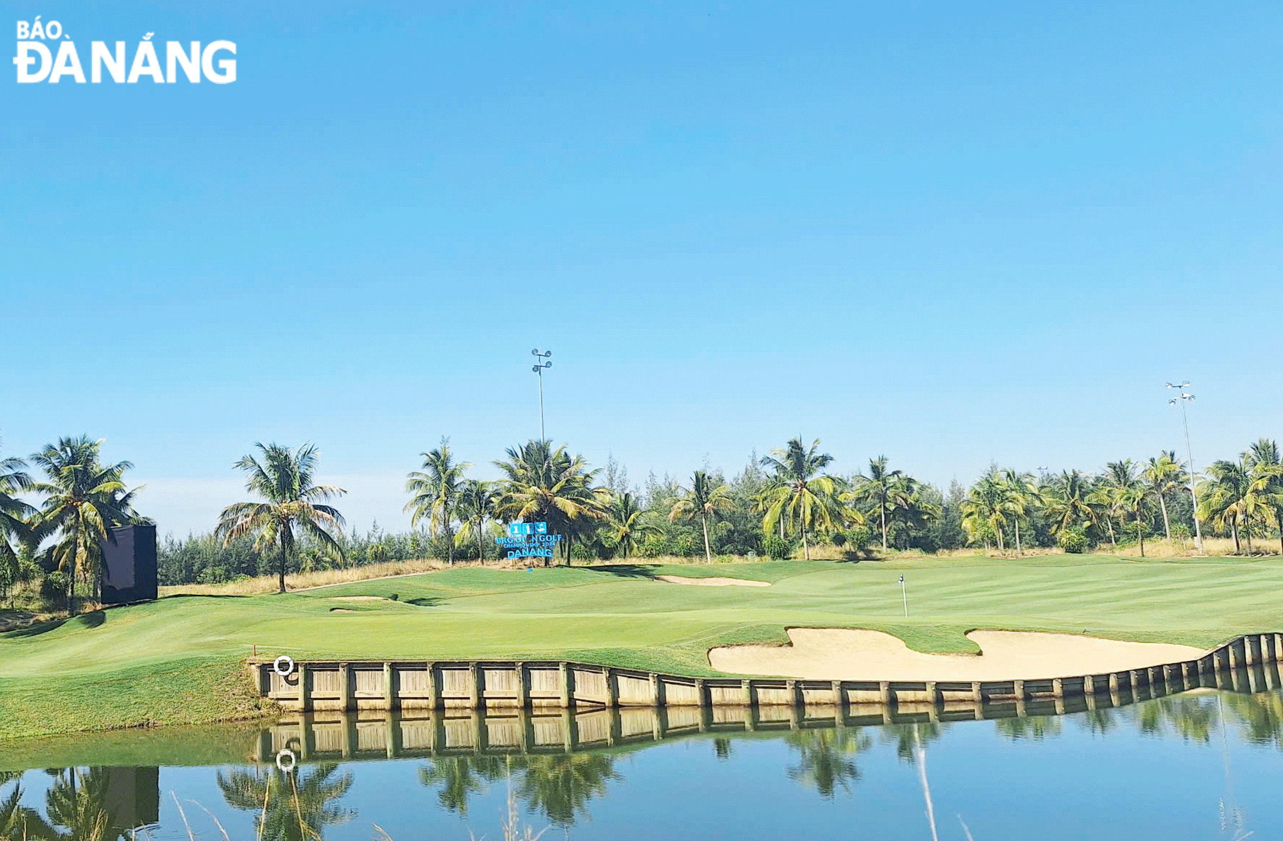 Đà Nẵng sở hữu hệ thống sân golf đẹp, hiện đại cùng hạ tầng đa dạng thích hợp để thu hút dòng khách này.  TRONG ẢNH: Một góc của sân  Legend Da Nang Golf Resort. Ảnh: THU HÀ