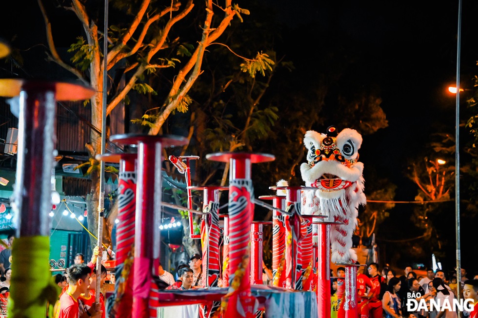 Special lion dance performances are performed throughout local streets.