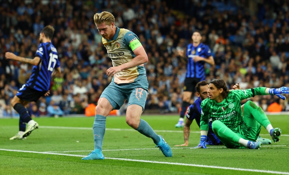 Kevin De Bruyne gặp chấn thương trong ngày khai màn Champions League 2024-2025 trước Inter Milan. Ảnh: Reuters