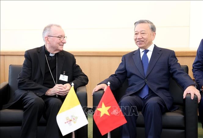 Tổng Bí thư, Chủ tịch nước Tô Lâm gặp Thủ tướng Tòa thánh Vatican, Hồng y Pietro Parolin. Ảnh: Lâm Khánh/TTXVN