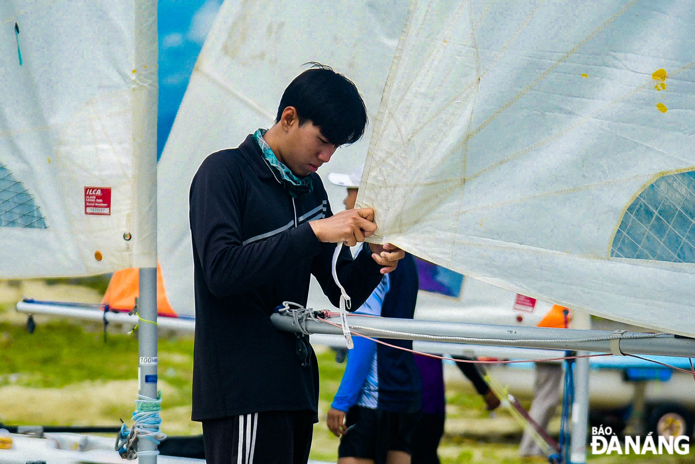 The thorough preparation of sailboats.