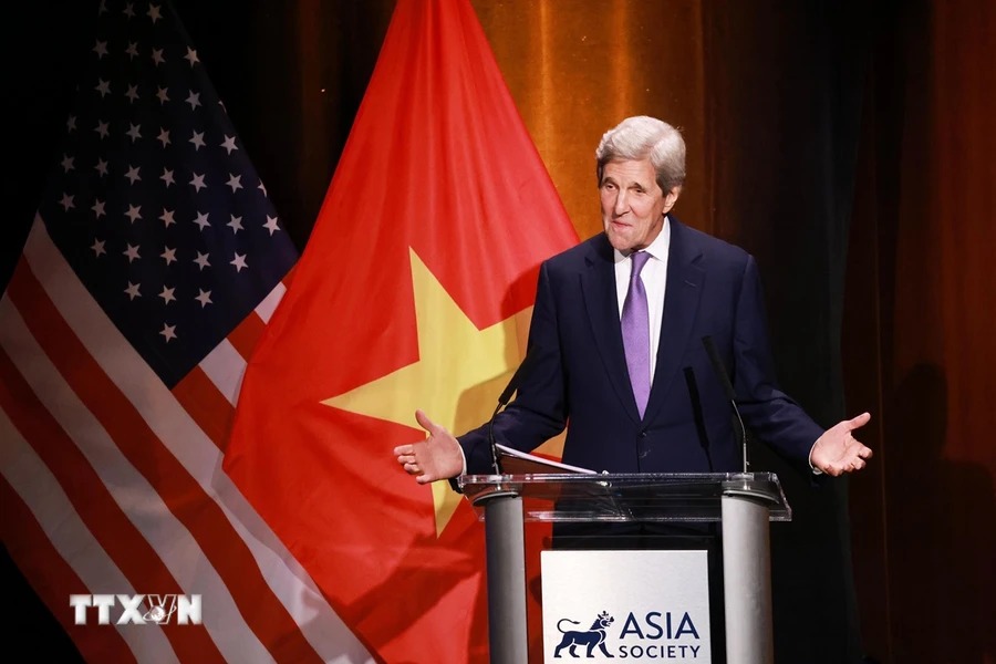 Đặc phái viên của Tổng thống Hoa Kỳ về biến đổi khí hậu John Kerry phát biểu. (Ảnh: Lâm Khánh/TTXVN)