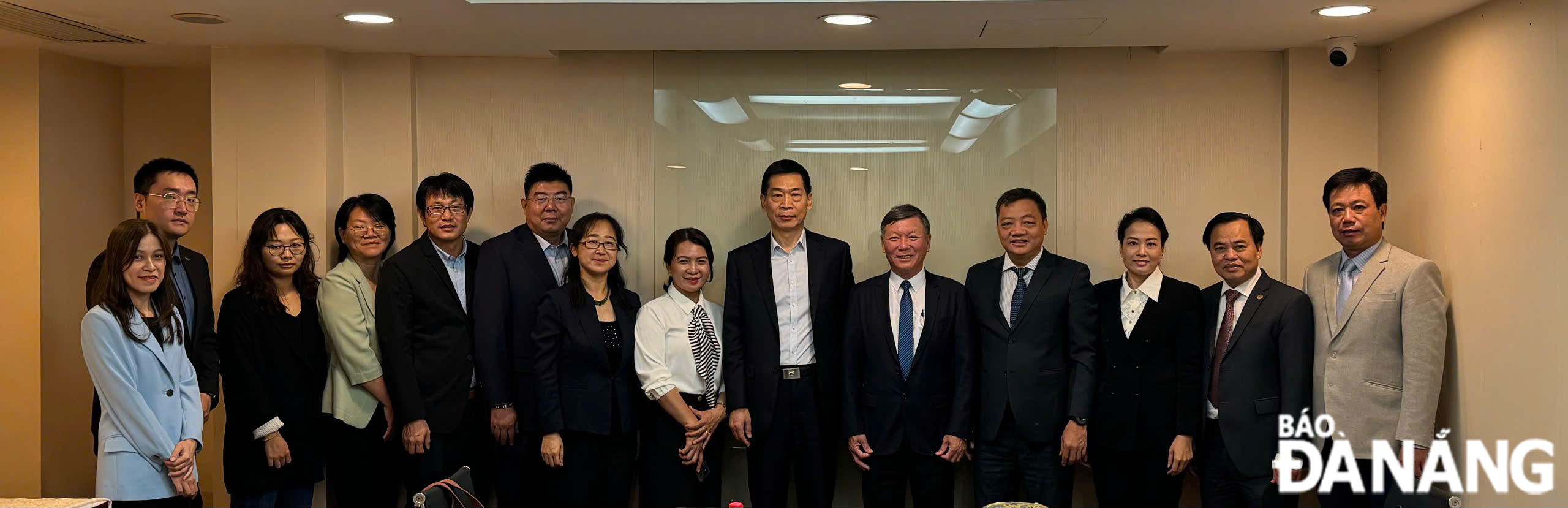 The delegation meeting with the Centre for Promoting the Development of Small and Medium‑sized Enterprises (SMEs), the Ministry of Industry and Information Technology of China. Photo: Working delegation