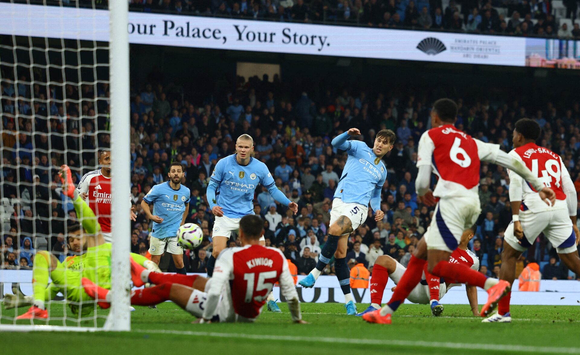 Cả Manchester City và Arsenal đều gặp nhiều vấn đề sau trận hòa 2-2 ở vòng 5 Prermier League. Ảnh: Reuters/Molly Darlington