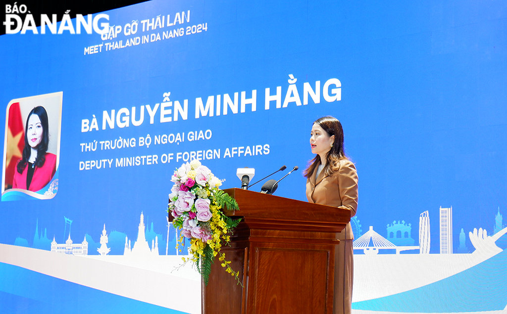 Vietnamese Deputy Minister of Foreign Affairs Nguyen Minh Hang delivering her opening speech at the conference 