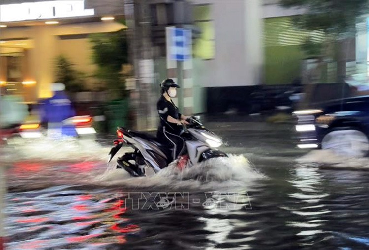 Thời tiết ngày 13-10: Nam Tây Nguyên và Nam Bộ tiếp tục có mưa