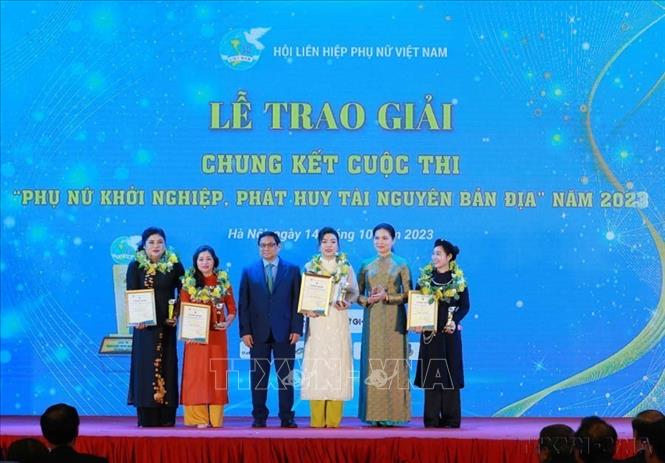 Phụ nữ Việt Nam chủ động, sáng tạo, tự tin tỏa sáng trong thời đại mới