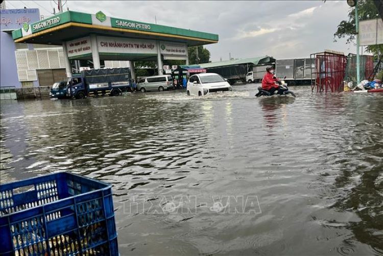 Thời tiết ngày 18-10: Nam Trung Bộ, Tây Nguyên và Nam Bộ có nơi mưa rất to