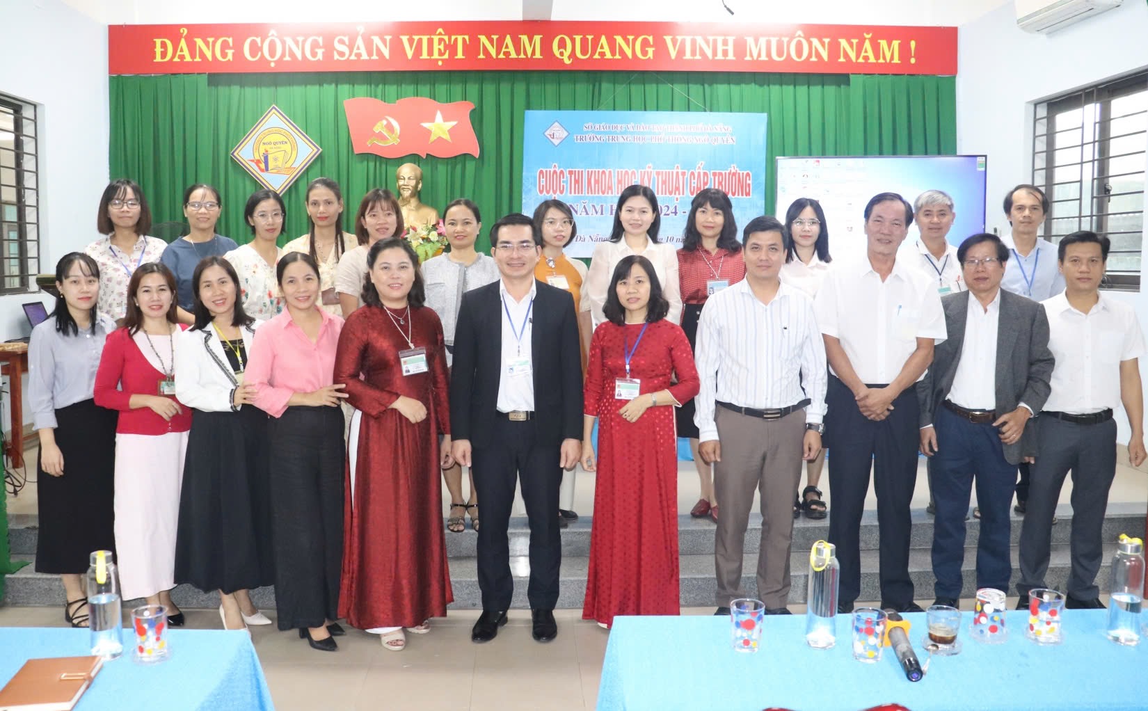 Sôi nổi chung kết cuộc thi nghiên cứu khoa học Trường THPT Ngô Quyền