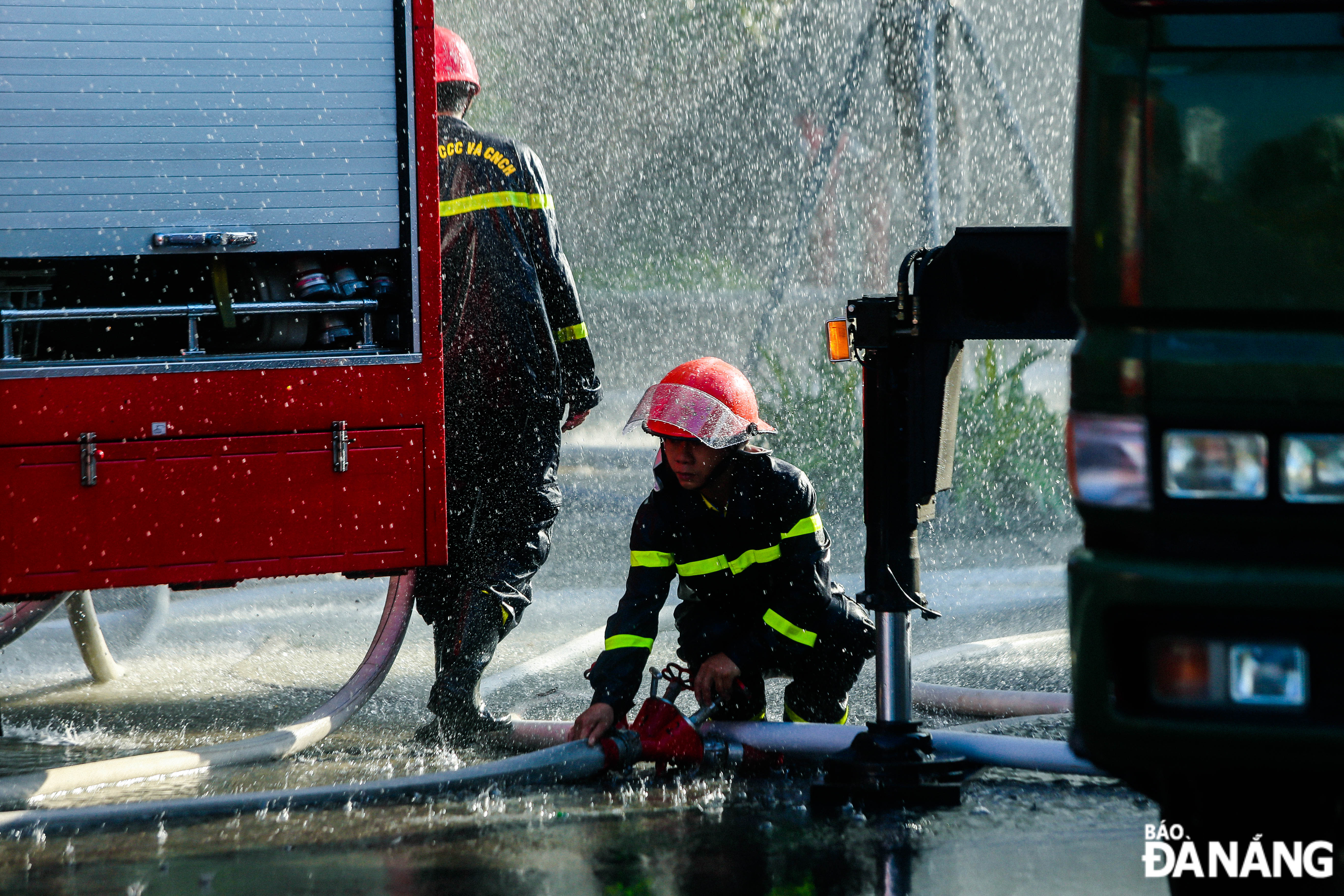 During the drill, many hypothetical situations were created, with the active participation of professional firefighters, and security guards and staff of the hotels.