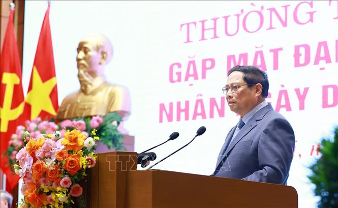 Thủ tướng Phạm Minh Chính phát biểu tại buổi gặp mặt đại diện doanh nghiệp nhân Ngày Doanh nhân Việt Nam (13/10). Ảnh: Dương Giang/TTXVN