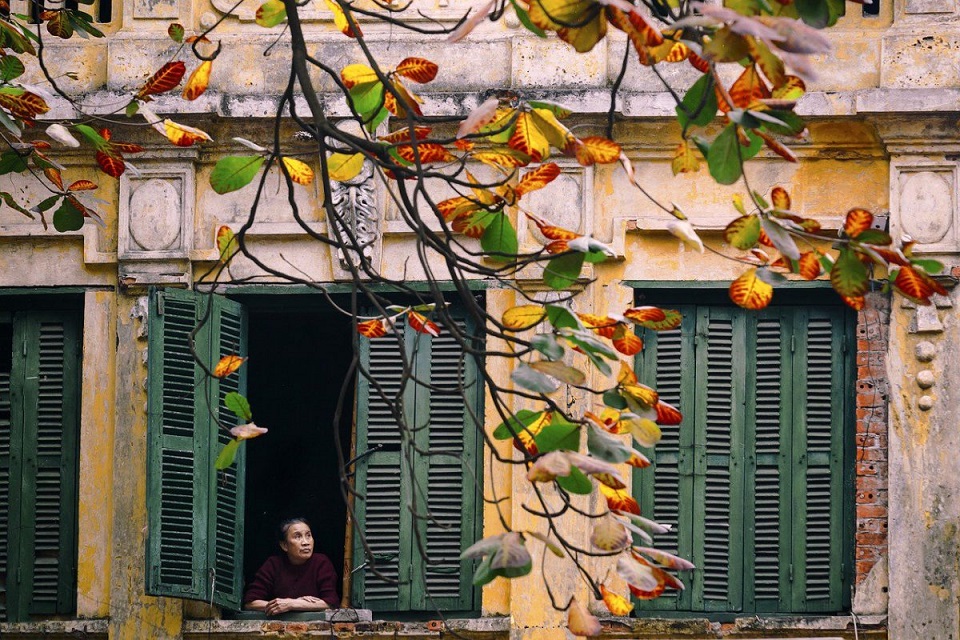 Người Hà Nội hào hoa thanh lịch mà không sợ gian khó hy sinh, lạc quan yêu đời, đầy tính sáng tạo, với sự gắn bó cùng một tình yêu Thủ đô tha thiết. Ảnh: Tư liệu