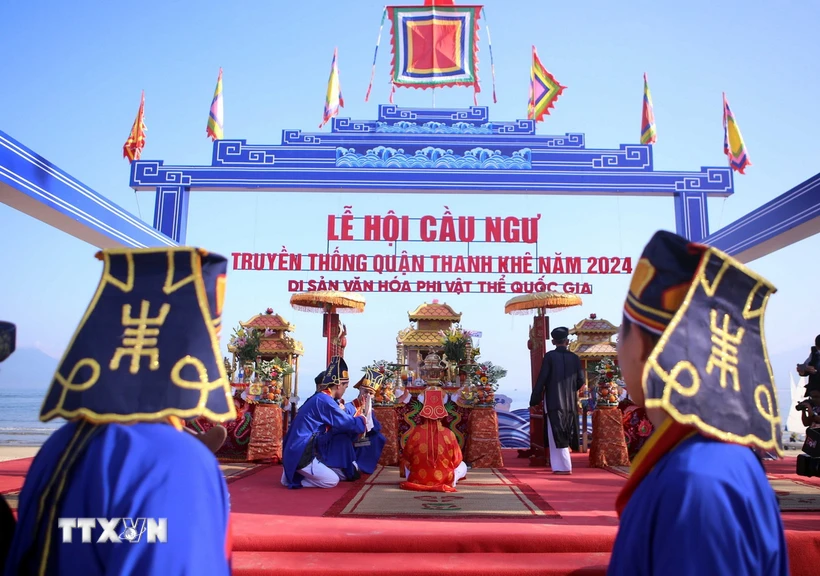 Nghi lễ chính của Lễ hội Cầu ngư truyền thống quận Thanh Khê, thành phố Đà Nẵng. (Ảnh: Trần Lê Lâm/TTXVN)