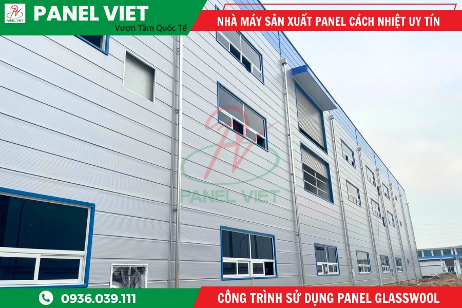 Panel glasswool làm tường ngoài cho nhà máy.