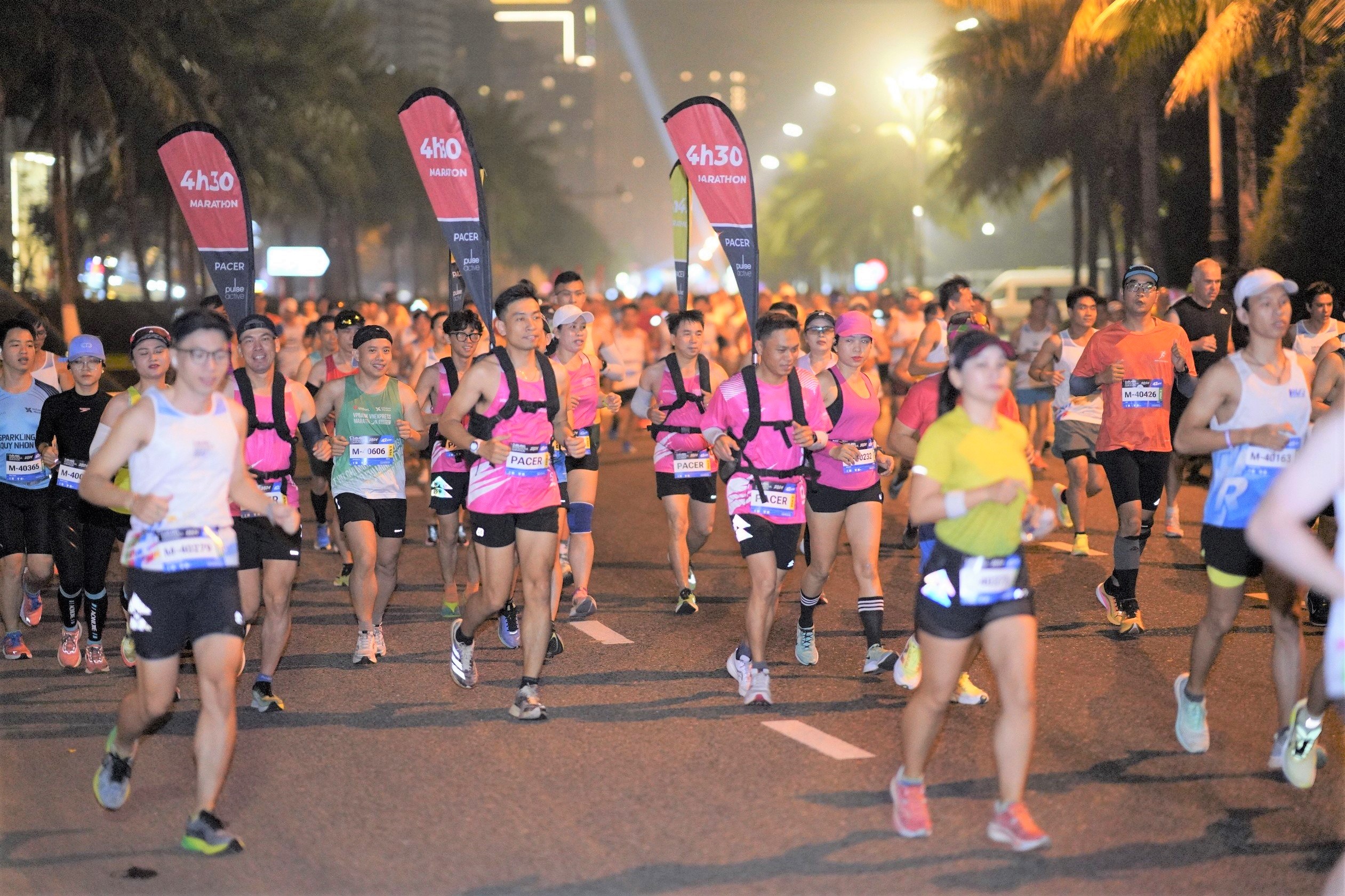 Community sports have expanded extensively within the city, with nearly 200 competitions organised since the start of 2024. In the photo: Athletes competing in the Da Nang International Marathon 2024. Photo: P.N.