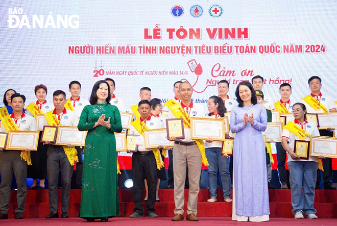 Mr. Tran Phuoc Hung (second from the left, front row) at the National Ceremony to Honour Outstanding Blood Donors in 2024.