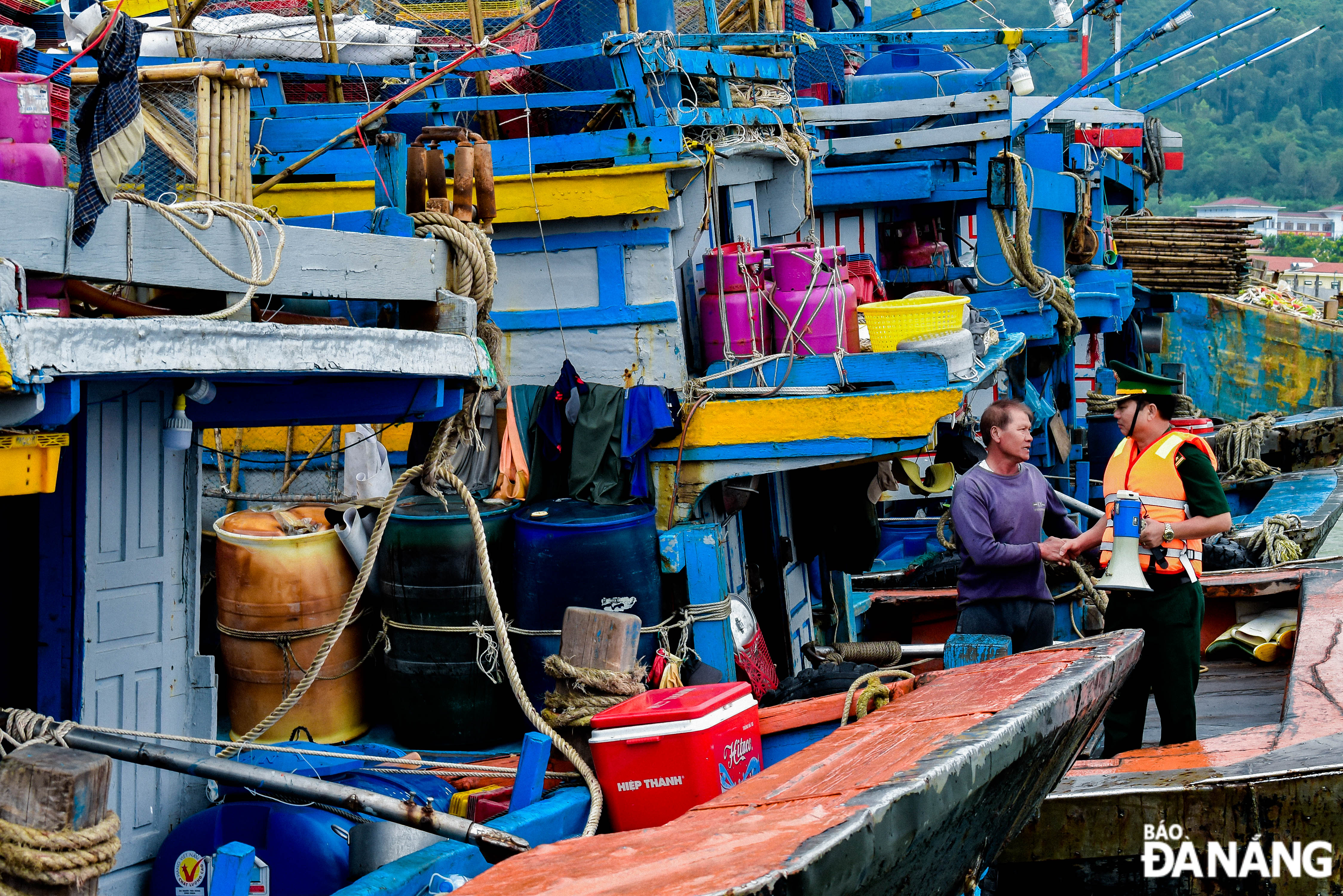 Fishermen quickly coordinated with local authorities to move their boats ashore.