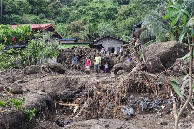 Philippines sơ tán hàng nghìn người trước khi bão Yinxing đổ bộ