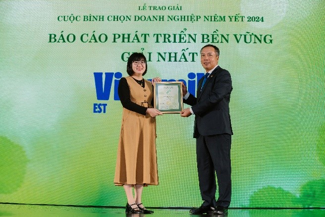 Vinamilk nhận loạt giải thưởng về quản trị và phát triển bền vững