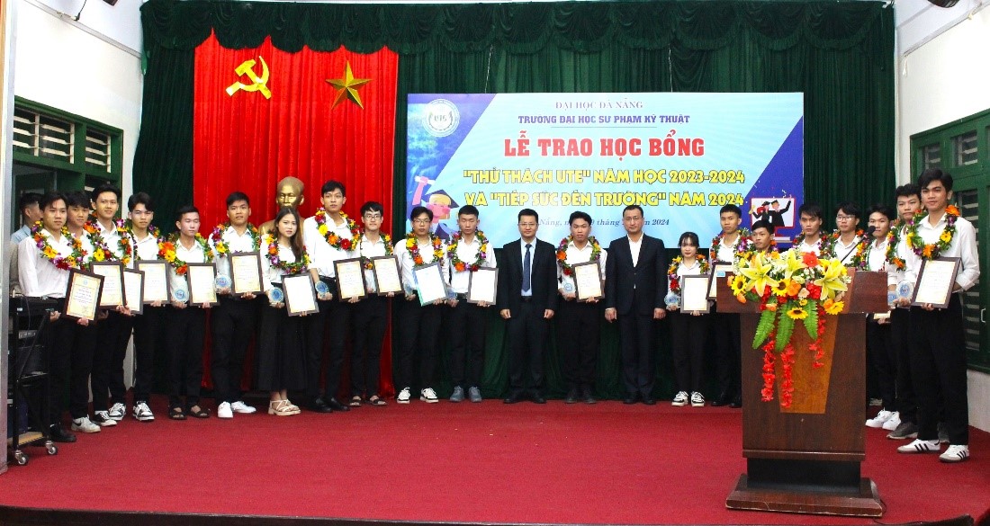 Trường Đại học Sư phạm Kỹ thuật trao gần 120 suất học bổng cho sinh viên