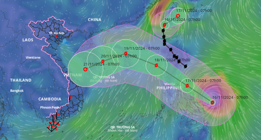 The predicted trajectory of typhoons Man-Yi and Usagi in Viet Nam's waters. Graphics by the Viet Nam Disasters Monitoring System.