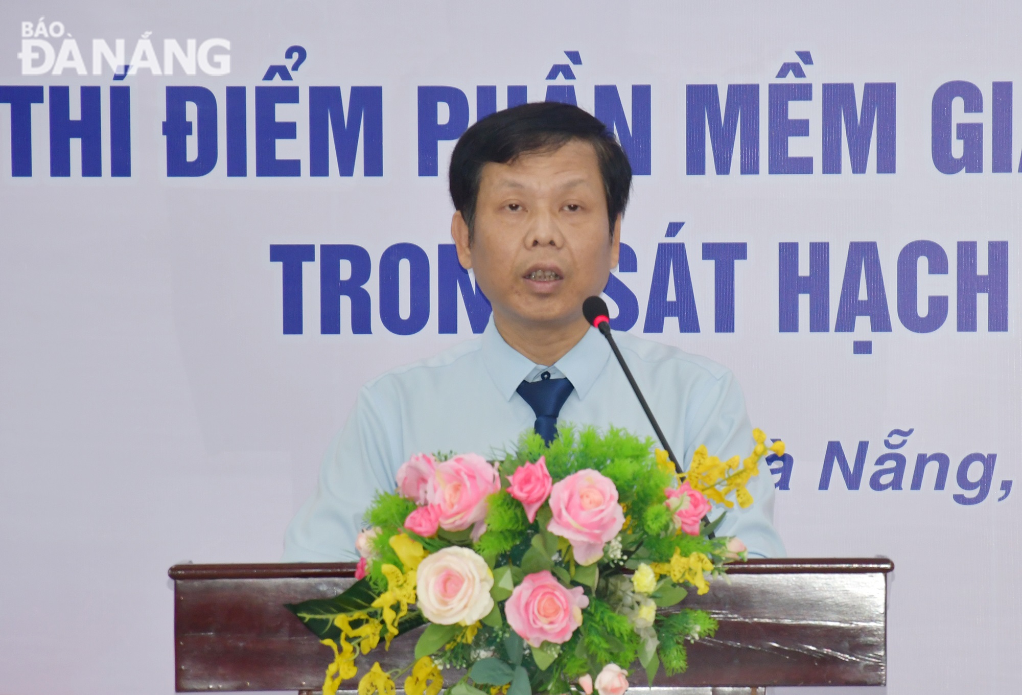 Director of the Da Nang Department of Transport Bui Hong Trung speaking at the signing ceremony. Photo: THANH LAN