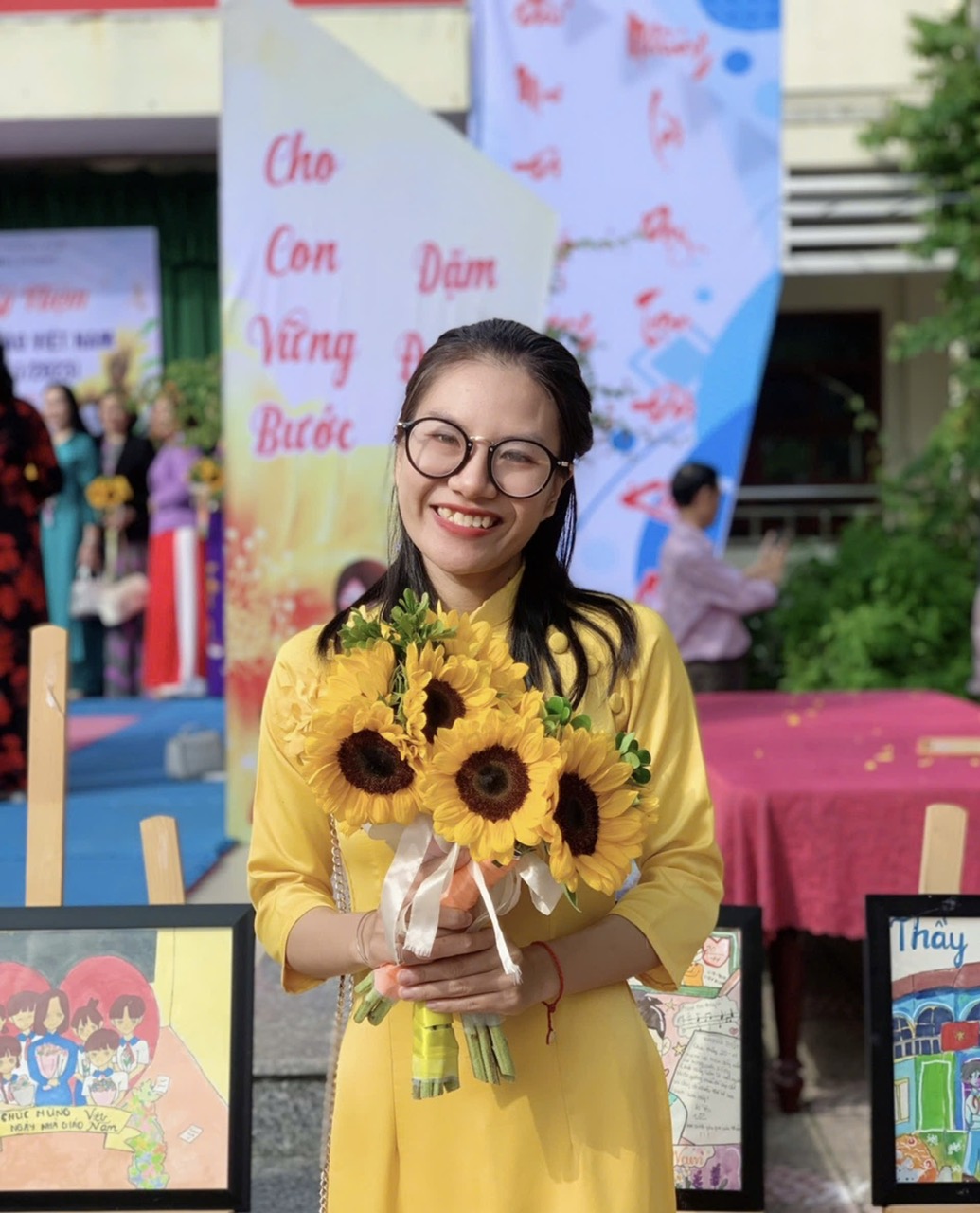 Ms. Nguyen Ba Kim Khanh, 23, a teacher at the Ngo Thi Nham Junior High School, decided to register for posthumous organ donation when she turned 21