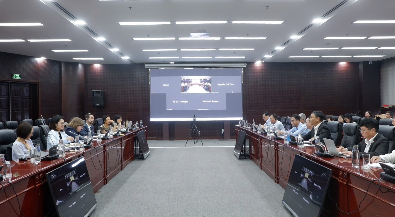 The working session in progress. Photo: https://www.danang.gov.vn/