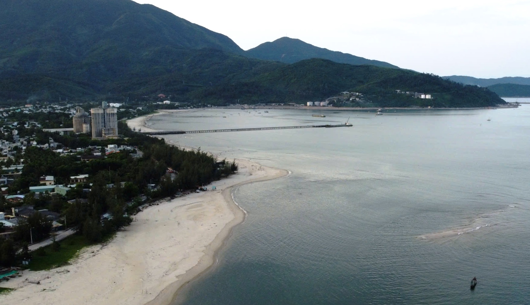 The area behind the Lien Chieu Seaport is being selected to build a regional logistics centre - a functional area of ​​the Da Nang Free Trade Zone associated with Lien Chieu Seaport. Photo: HOANG HIEP