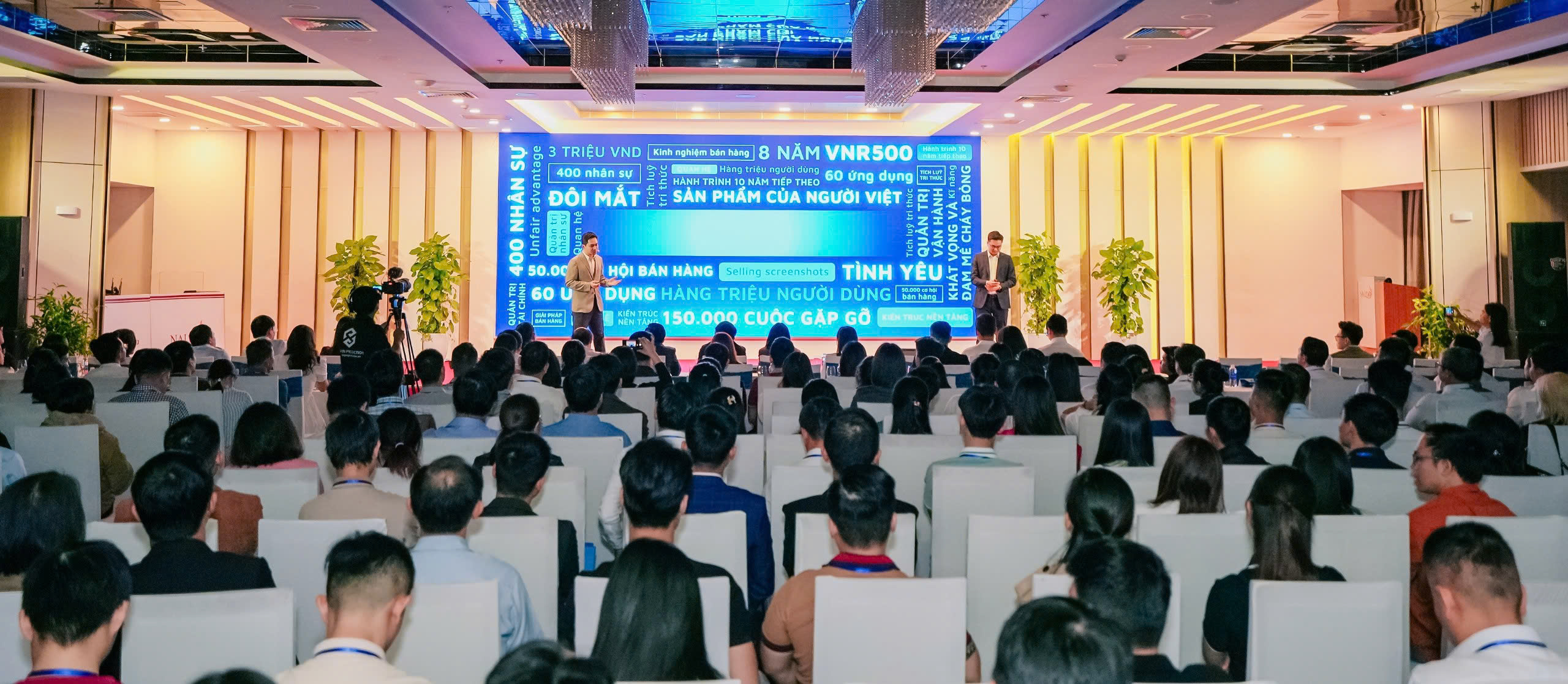 Hàng trăm CEO, đại diện doanh nghiệp, nhà khởi nghiệp đã đến sự kiện SaaS Day 2024 tại Đà Nẵng để nghe chia sẻ và trải nghiệm các giải pháp quản trị doanh nghiệp trên nền tảng Base