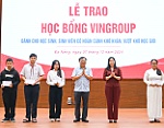 Trao 289 suất học bổng cho học sinh, sinh viên vượt khó học giỏi năm 2024