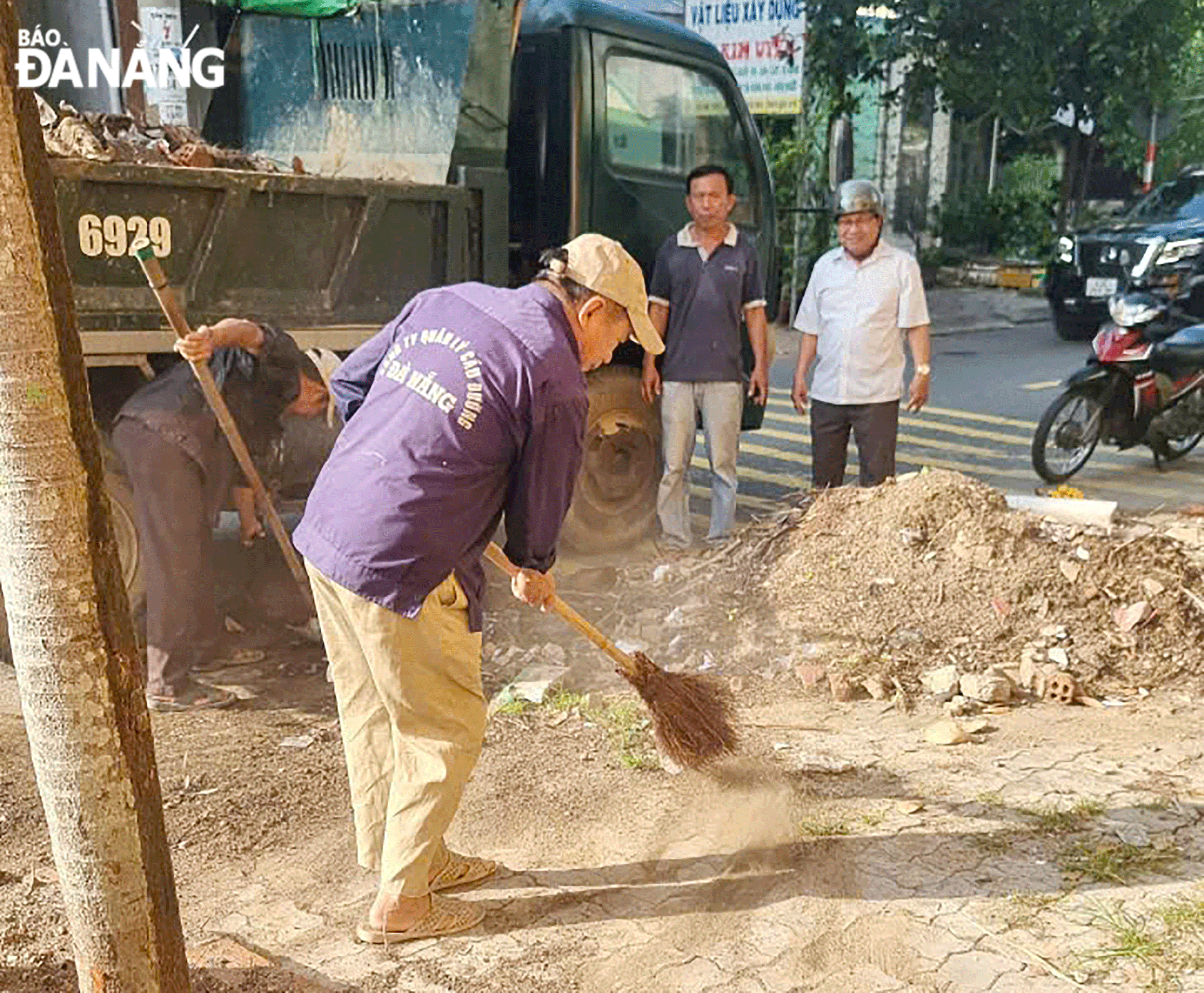 Hội viên nông dân chung sức giữ gìn trật tự đô thị, an toàn giao thông