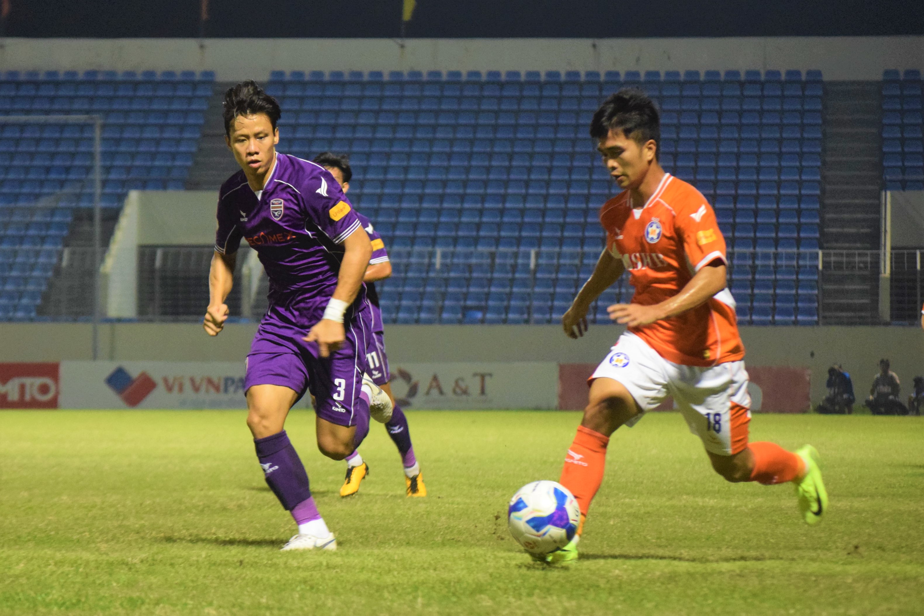 Athletes compete in the tournament. Photo: PHI NONG