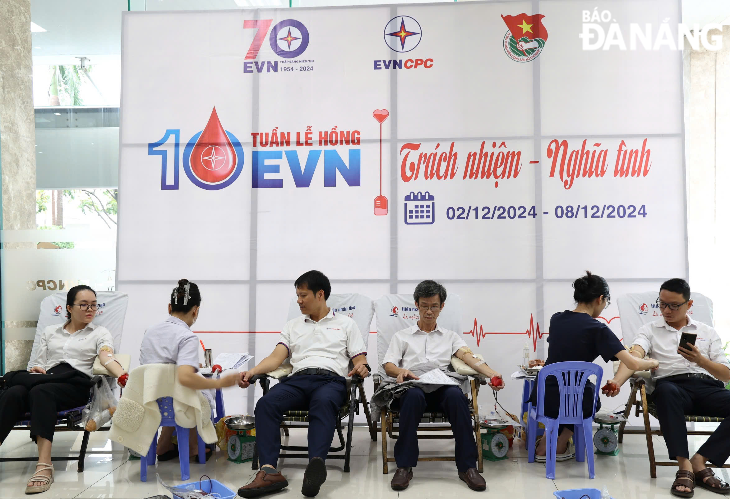 Chương trình Tuần lễ hồng EVN lần X - năm 2024 với thông điệp “Trách nhiệm - Nghĩa tình”. Ảnh: PV