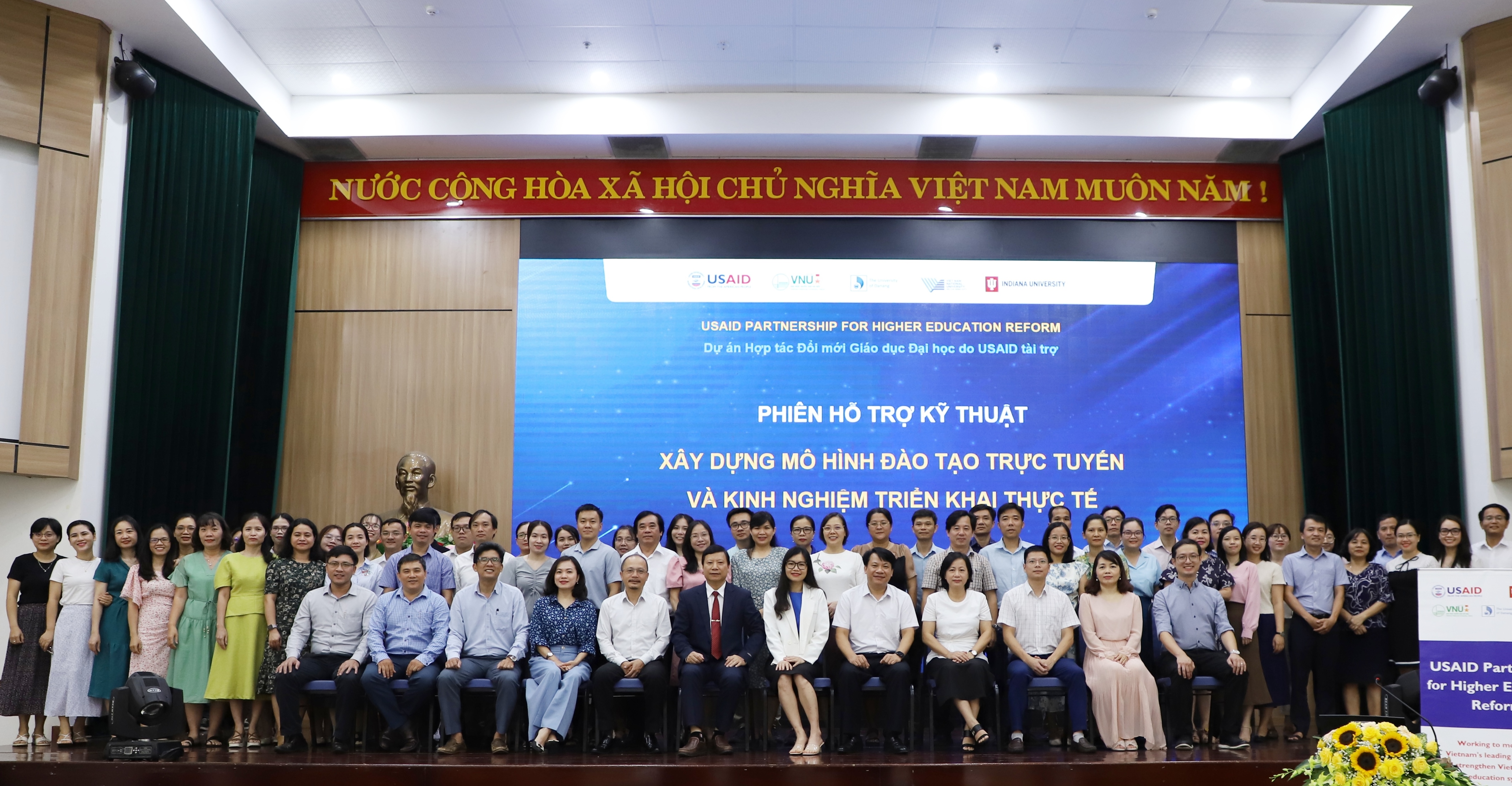 The UD is one of the top three universities in Viet Nam to receive government investment to participate in the Partnership for Higher Education Reform (PHER) project, thereby improving the quality of training and staff. Photo: THU HA