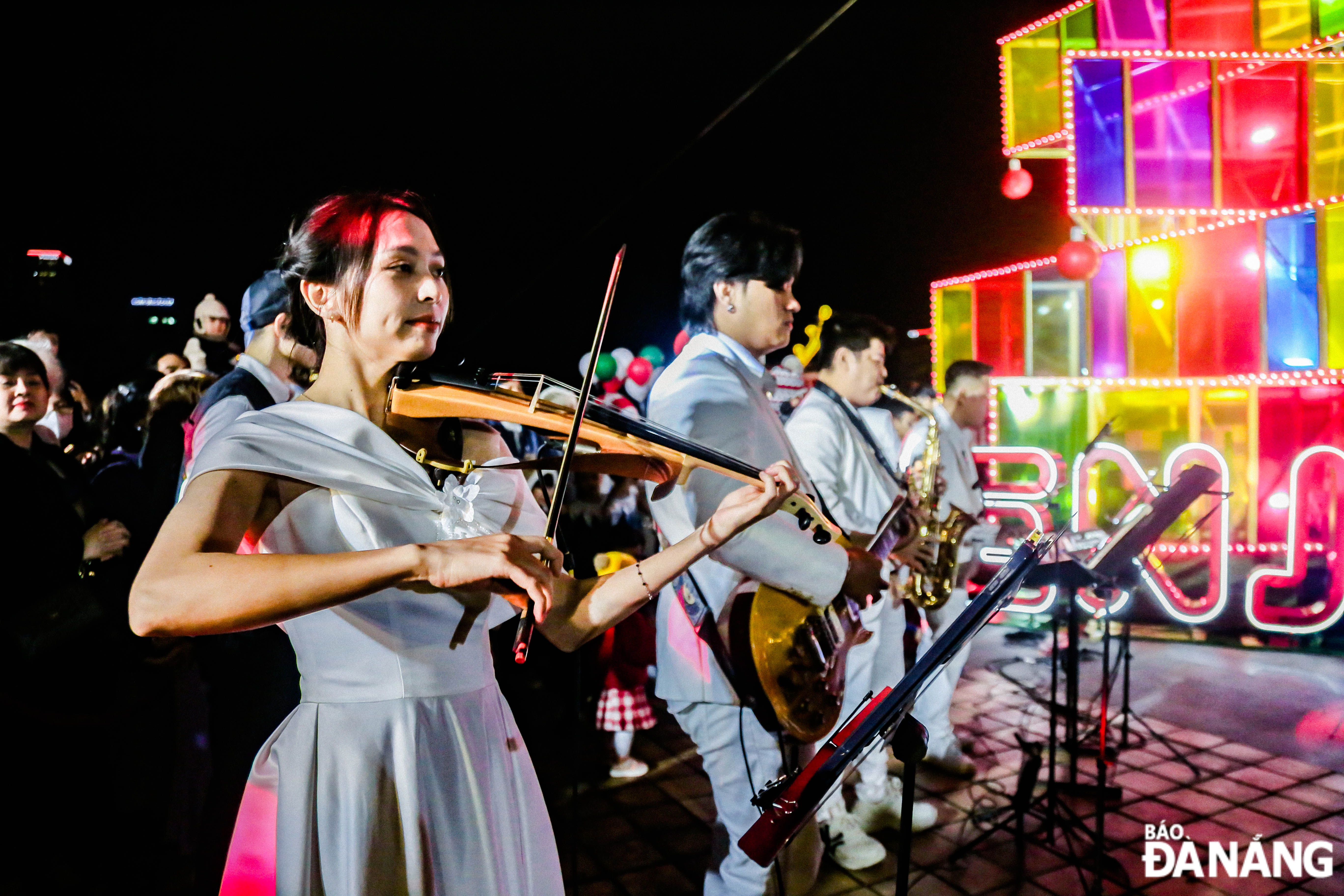 Special performances were performed to serve locals and tourists.