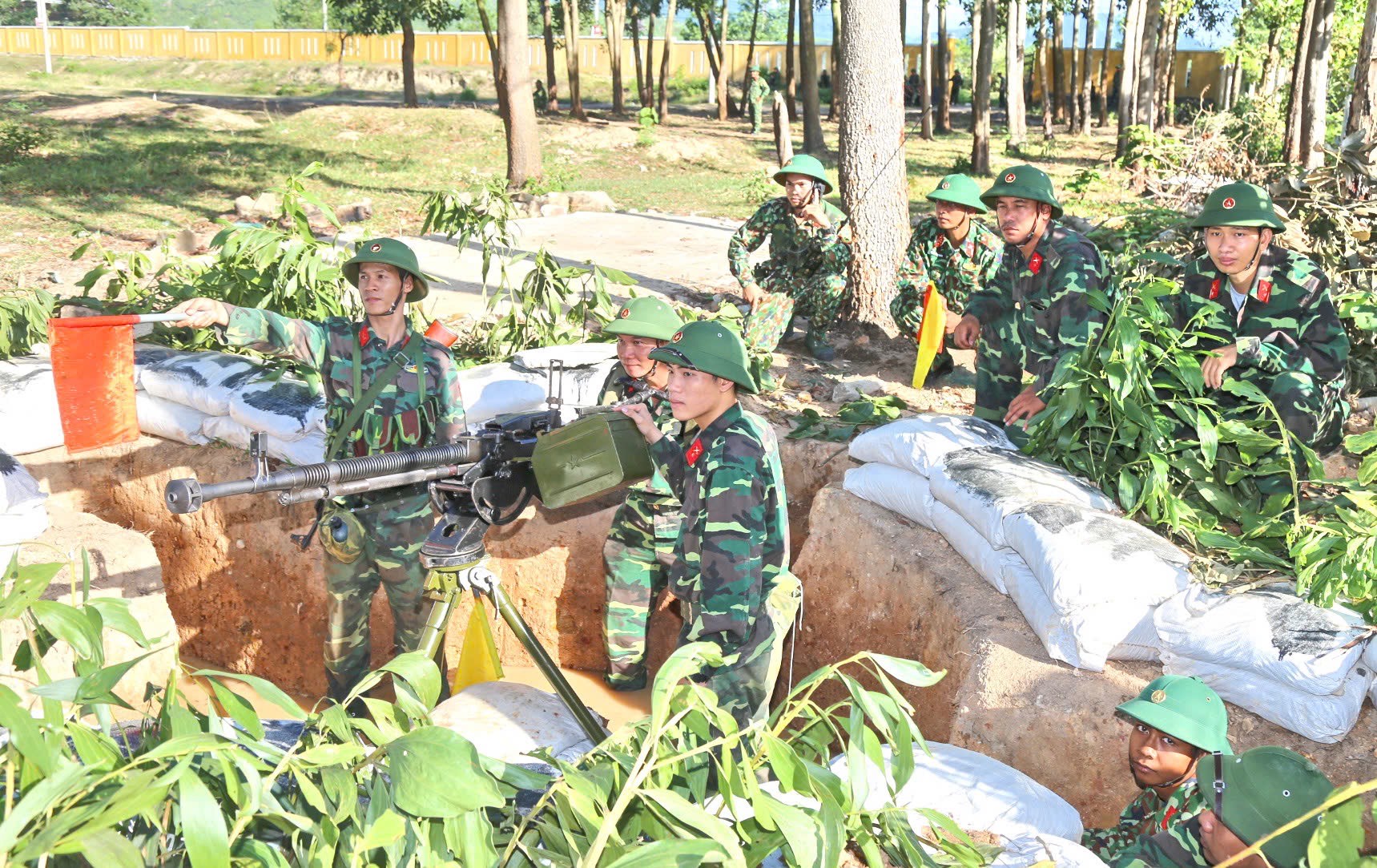 Lực lượng vũ trang thành phố huấn luyện giỏi, sẵn sàng chiến đấu cao.  Ảnh: HỒNG HẠNH