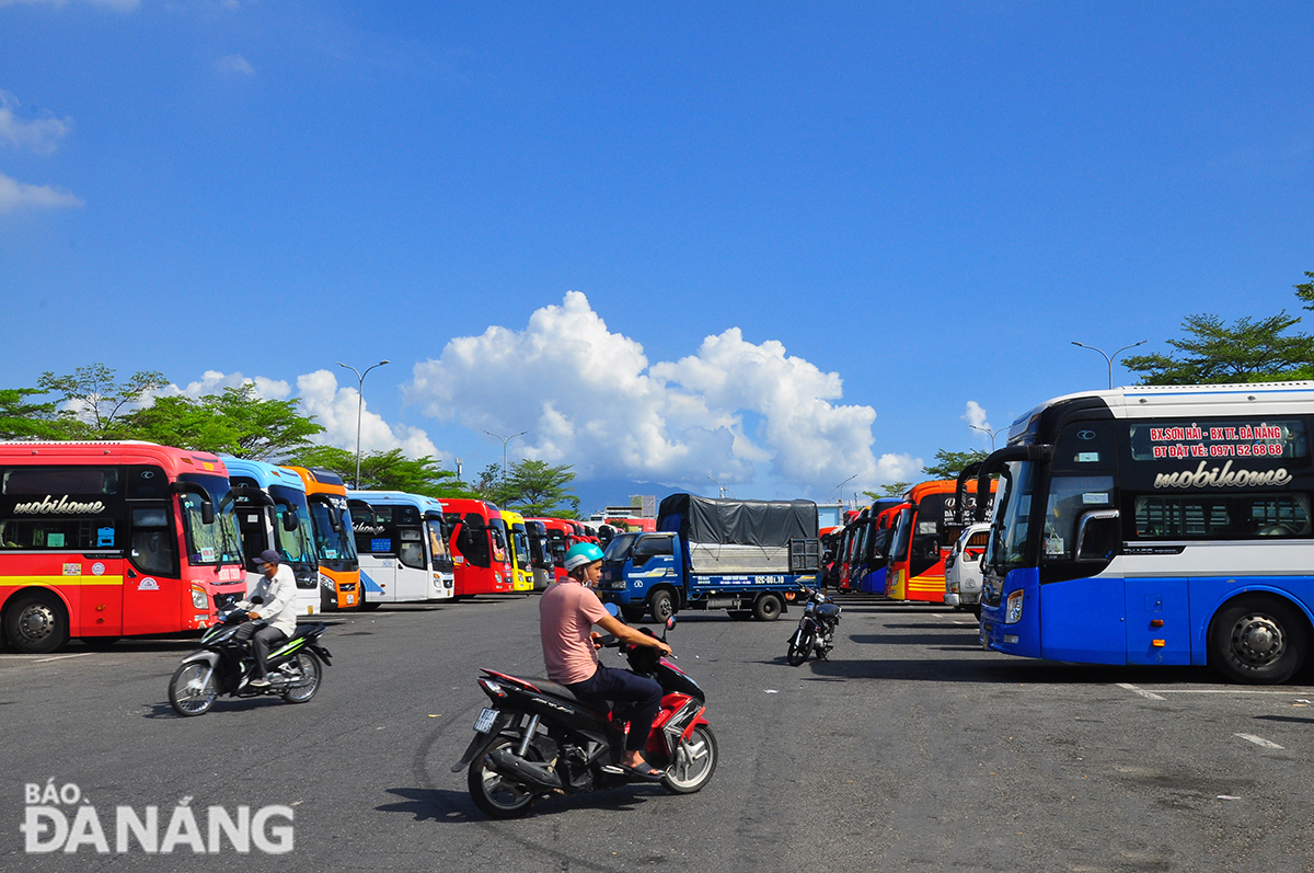 Sở Giao thông vận tải yêu cầu huy động đầy đủ xe, để đưa người dân về quê ăn Tết. Ảnh: THÀNH LÂN