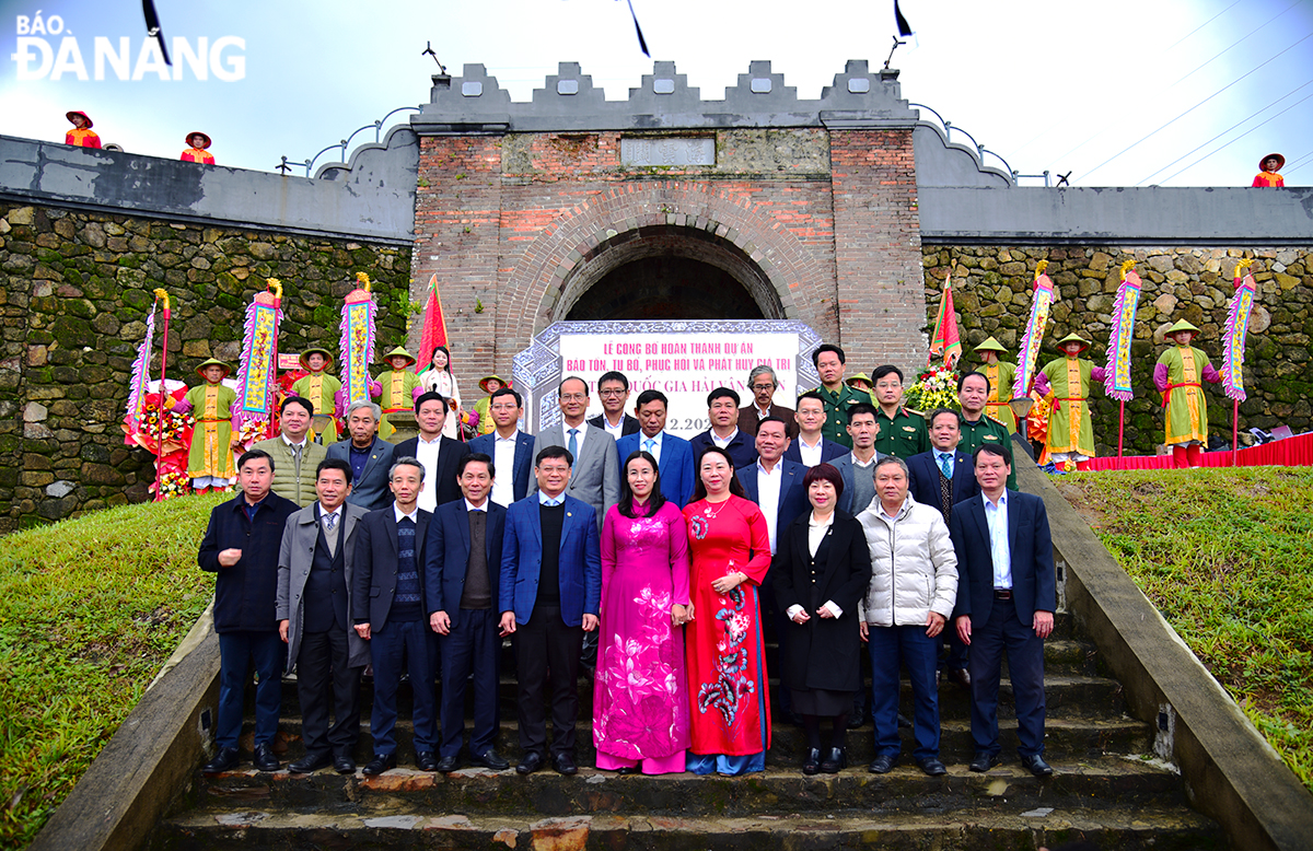 Da Nang and Thua Thien Hue Province have had a “historic handshake” to jointly implement a project to preserve, restore, renovate and promote the value of the Hai Van Gate national relic at a total cost of more than VND 42 billion. Photo: XUAN DUNG